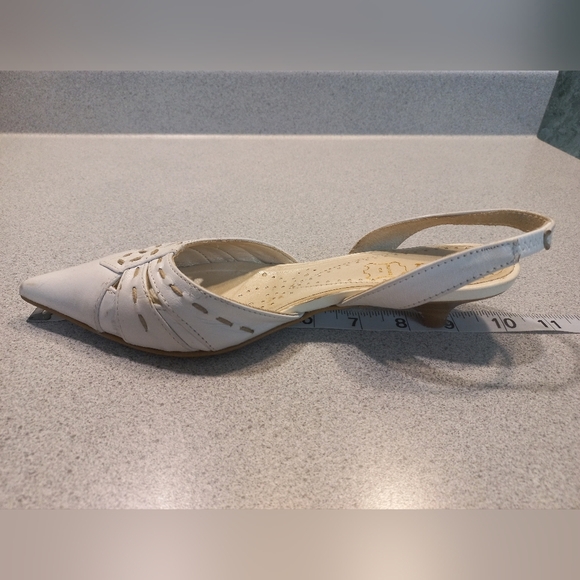 💥Sz 5 💥 Bata White  Leather Shoes - Picture 17 of 17